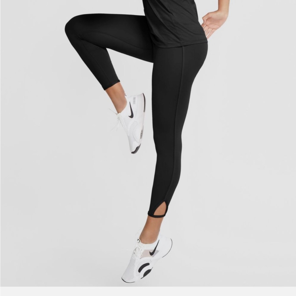 Nike Yoga High Rise 7/8 Length Black Leggings Small - Picture 2 of 4
